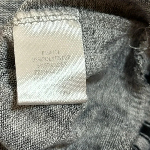 Almost Famous Light Sweater Size L. “Love” and “Live” Graphics in Gray and Black - Picture 5 of 6